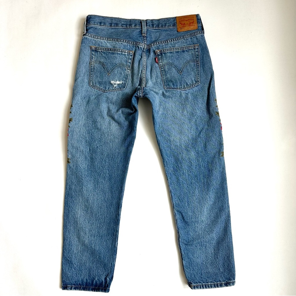 Anthropologie x Levi’s 501 Floral Embroidered Distressed Cropped Taper 27 - Picture 4 of 16